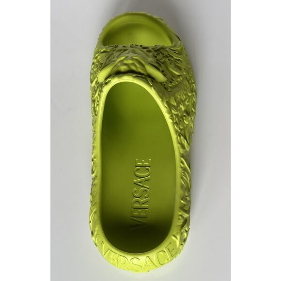 NIB $525 Versace Medusa Head Slides Pool Sandals Green 8 US (41 Eu) 1005746 IT - Picture 5 of 13